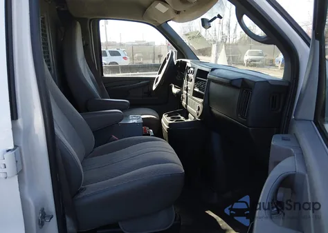 2012 Chevrolet Express 2500 Work Van z USA, uszkodzony, nr VIN 1GCWGFBAXC1105089